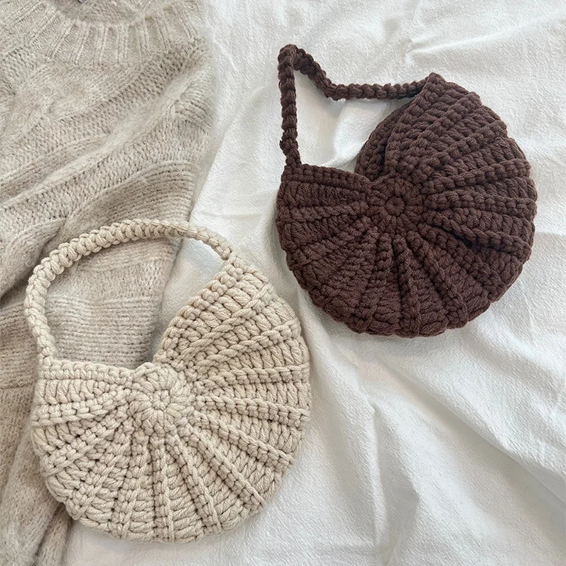 Sac à main tissé en forme de conque, sac sous