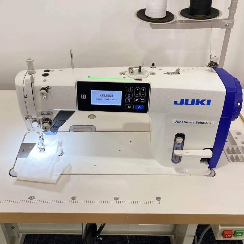 Nouvelle machine à coudre à point droit à entraînement direct